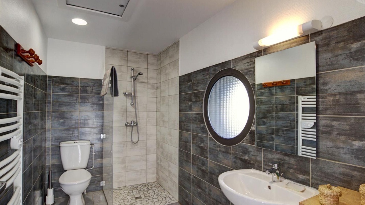 Photo of Bathroom in Veauchette