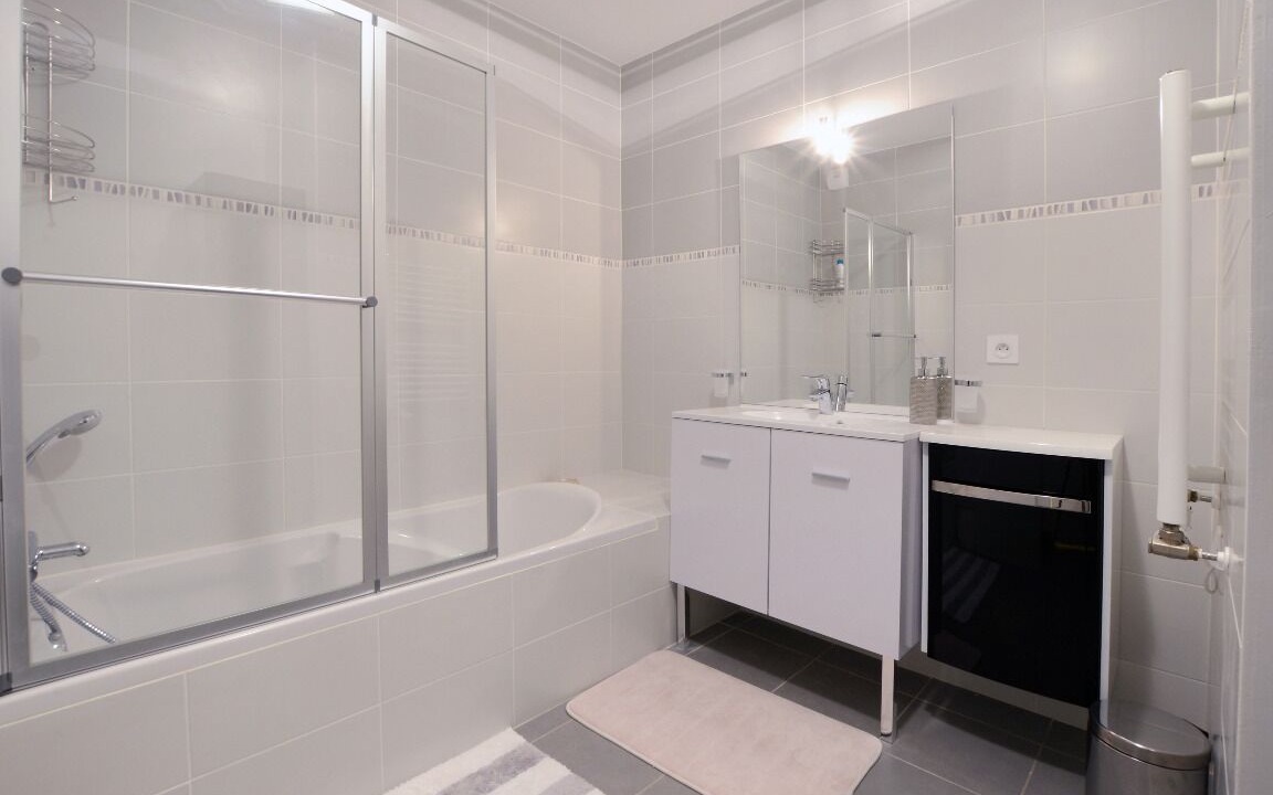 Photo of Bathroom in 3rd Arrondissement