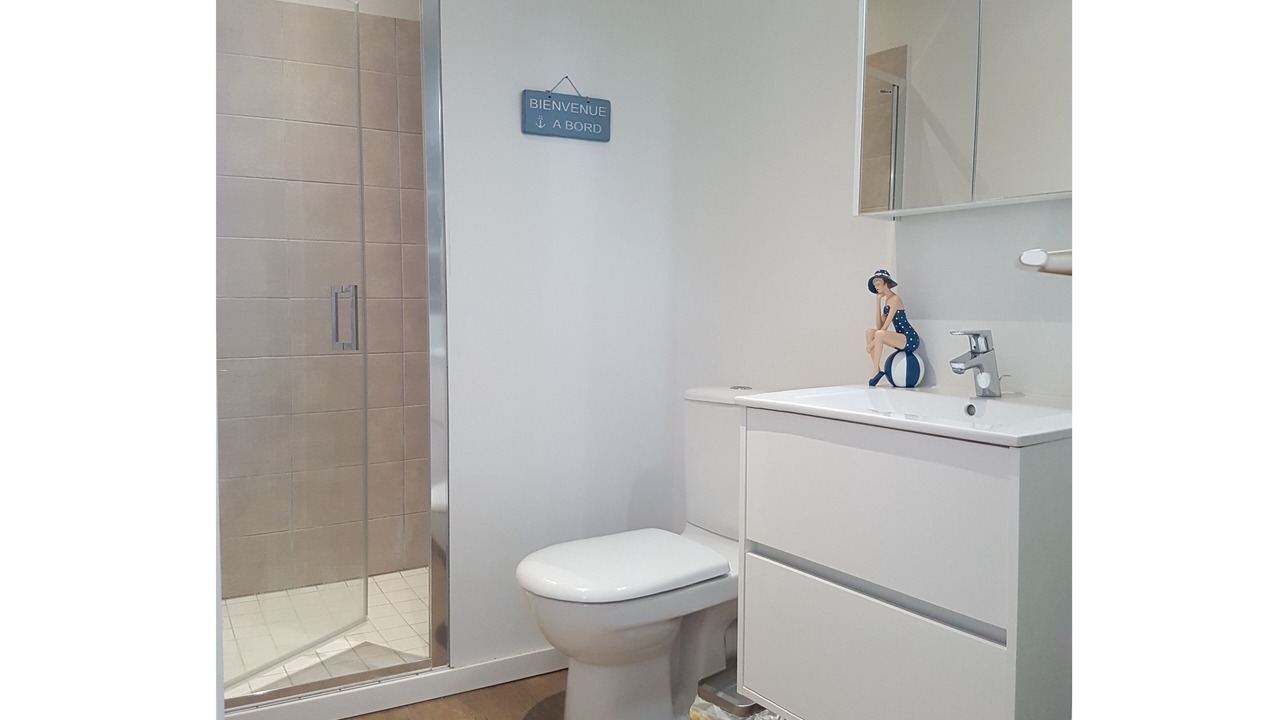 Photo of Bathroom in Locquirec