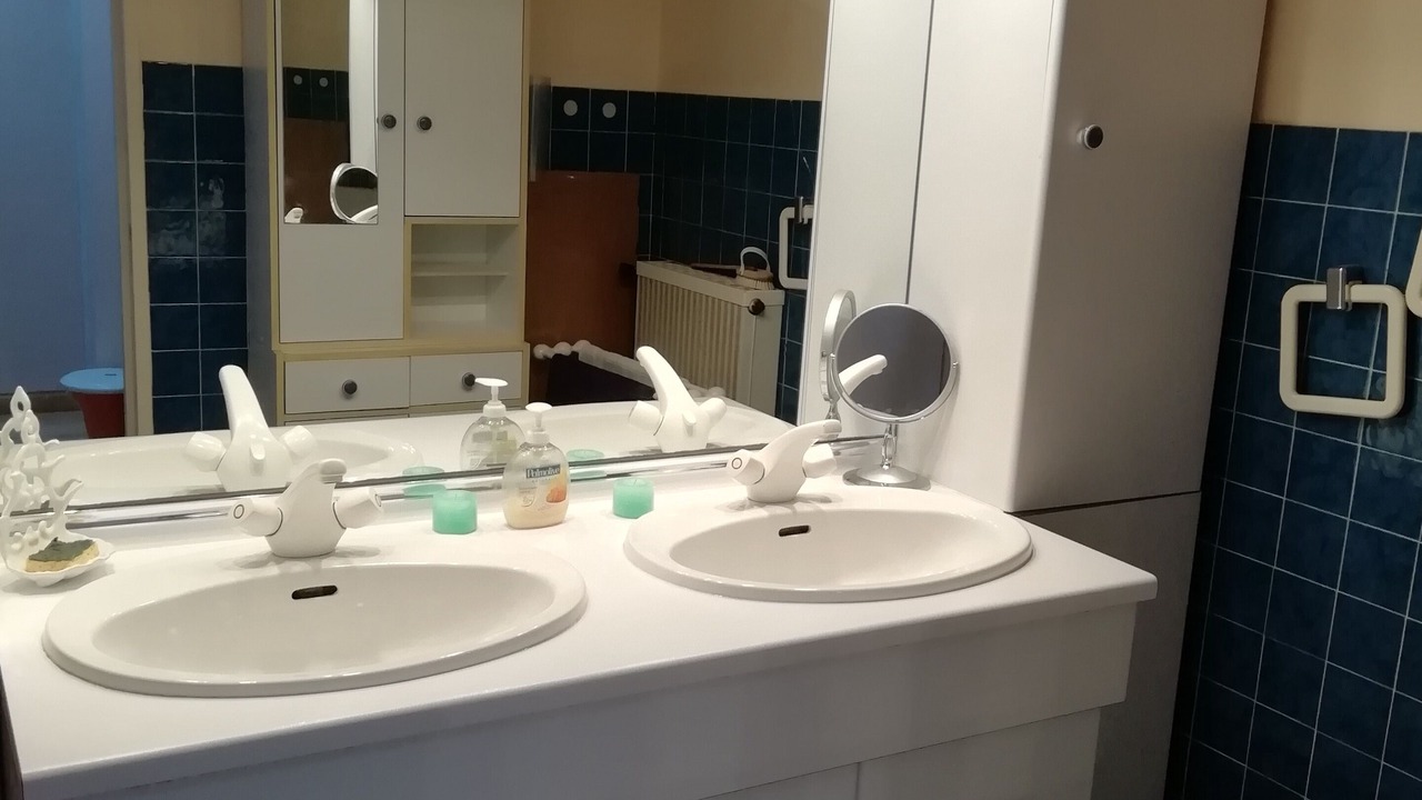 Photo of Bathroom in Parame