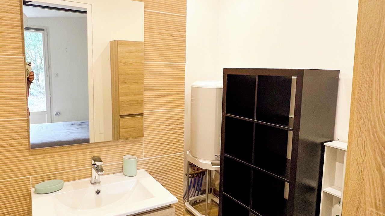 Photo of Bathroom in Jouques