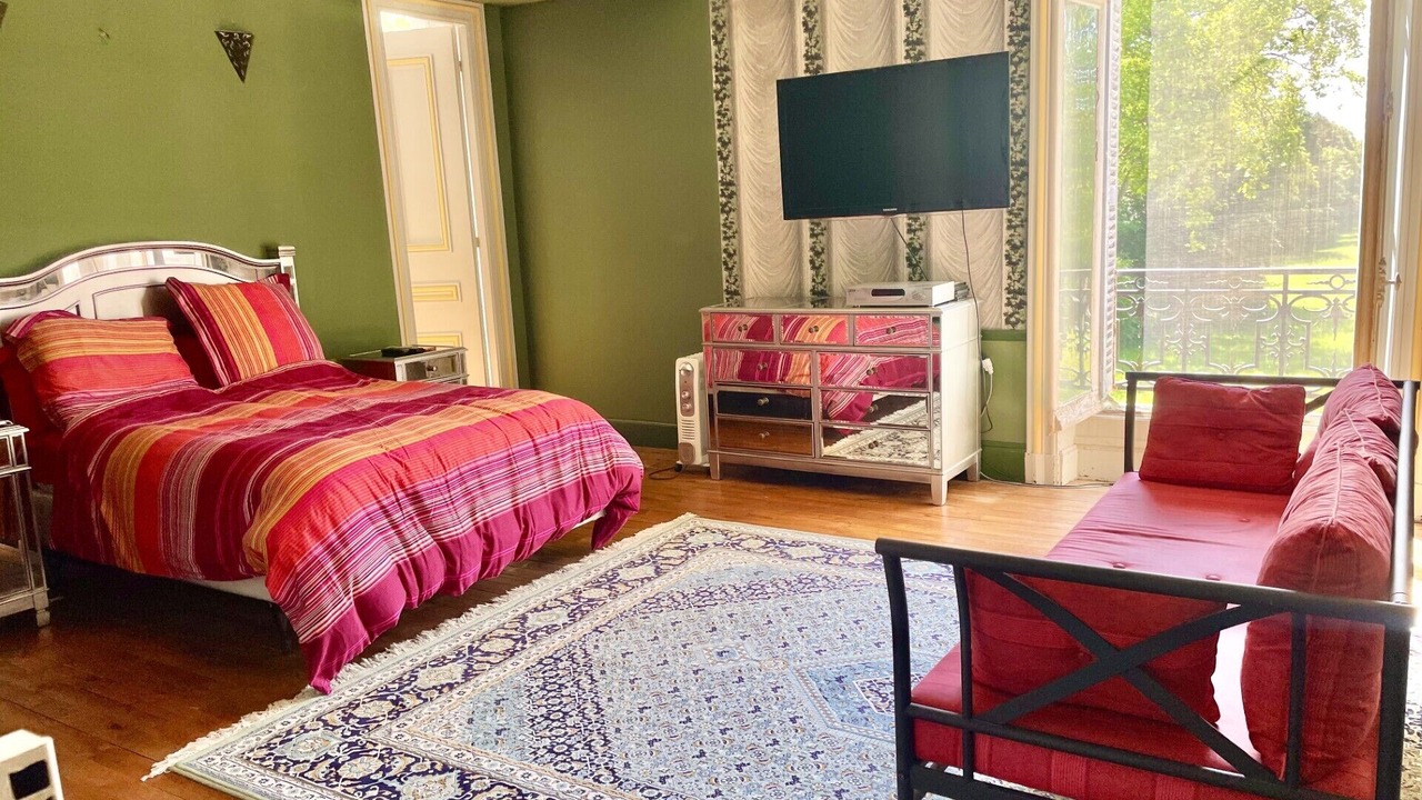 Photo of Bedroom in Hommes