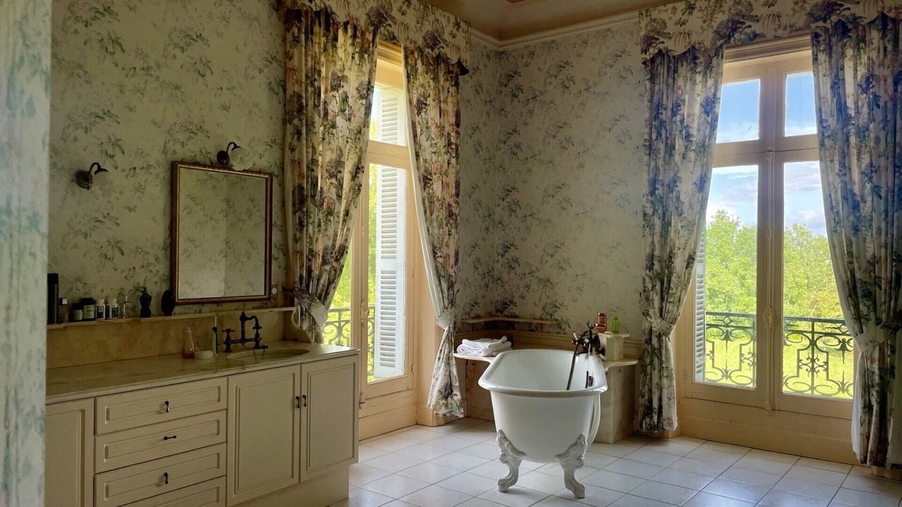 Photo of Bathroom in Hommes