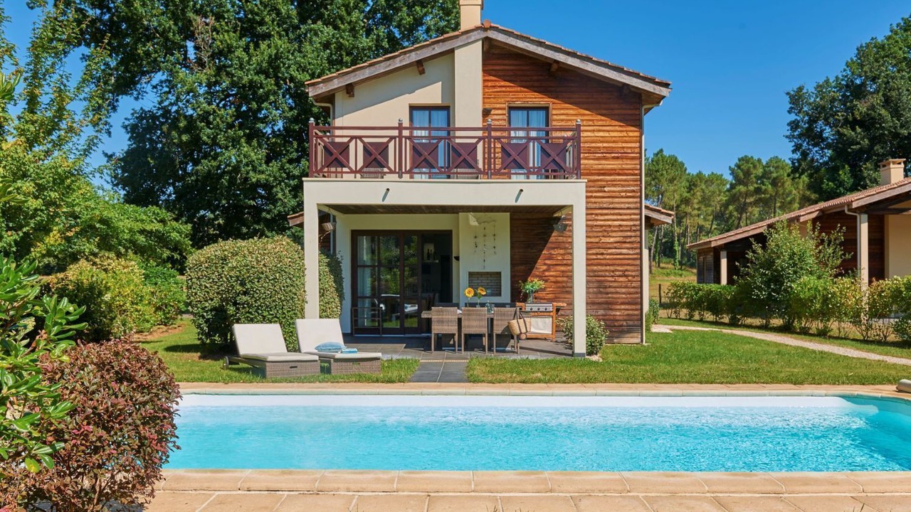 Photo of Outdoor in Salles