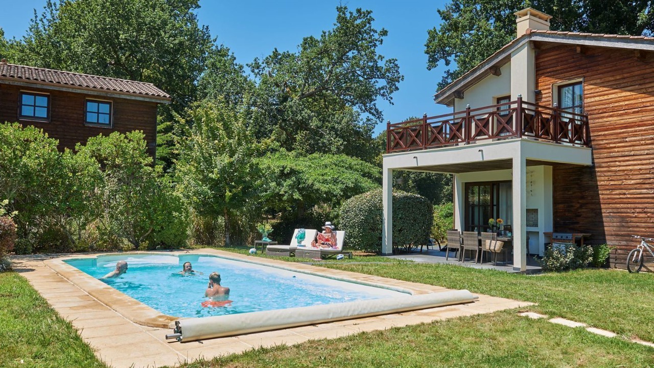 Photo of Outdoor in Salles