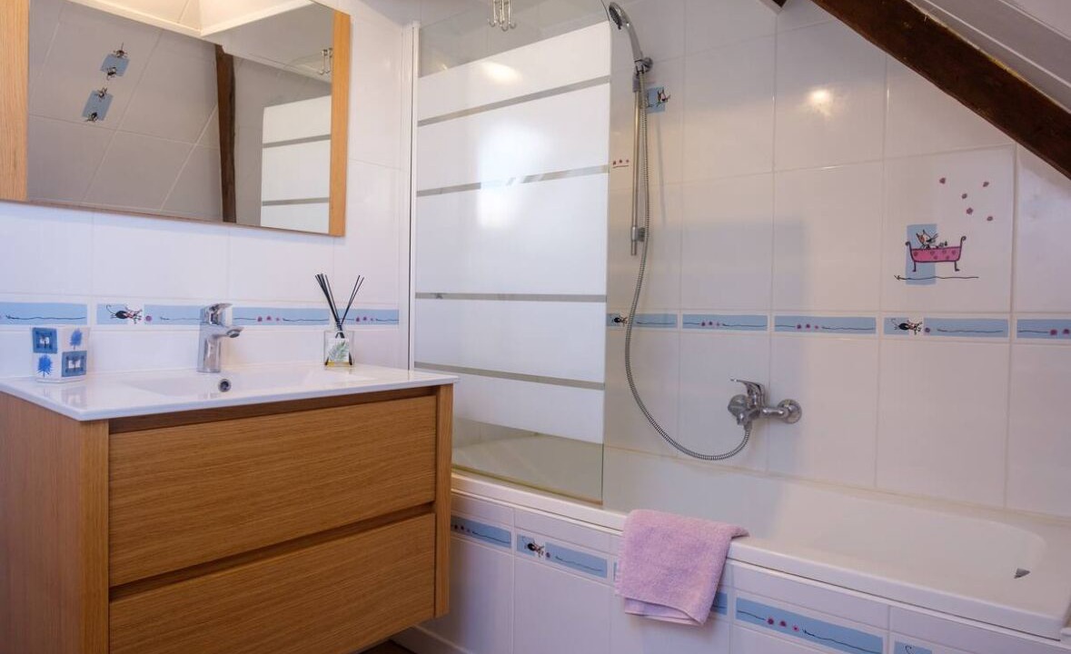 Photo of Bathroom in Bonneville-la-Louvet