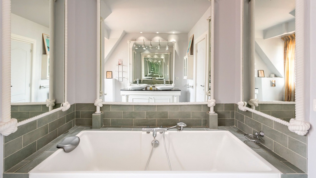Photo of Bathroom in Trouville-la-Haule