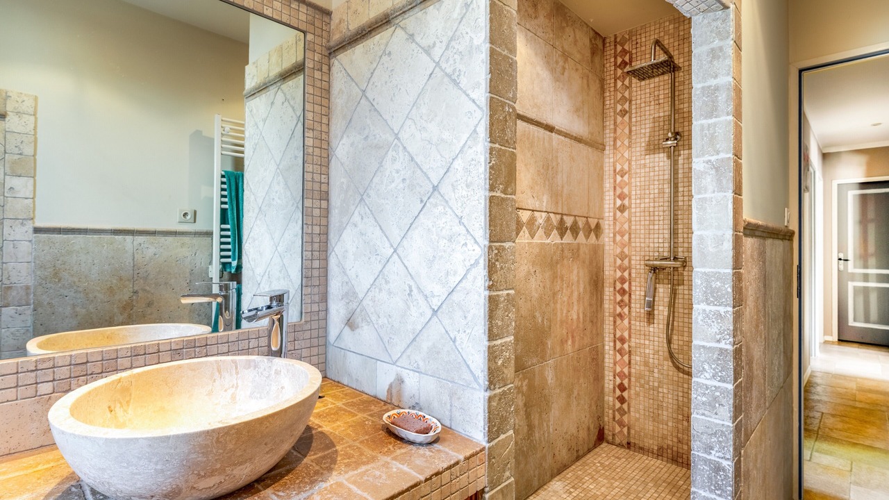 Photo of Bathroom in Orange
