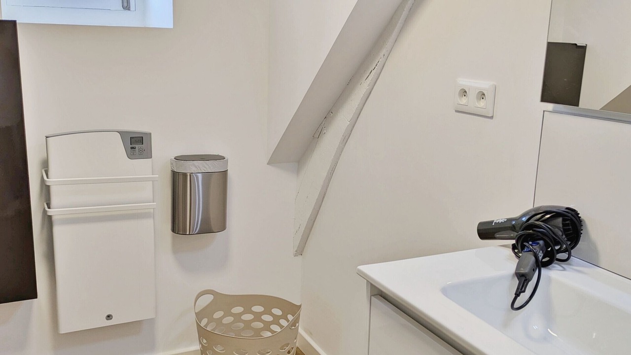 Photo of Bathroom in Louverne