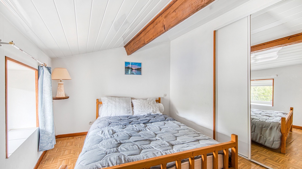 Photo of Bedroom in Saint-Seurin-de-Cadourne