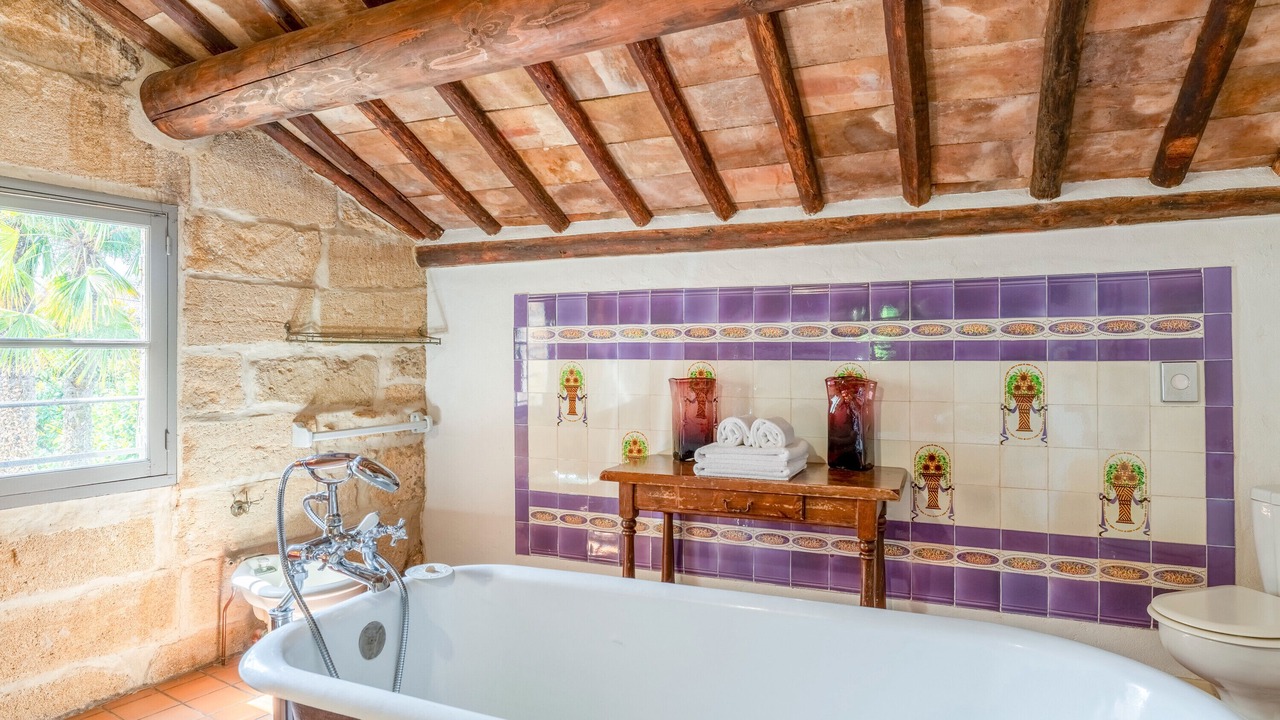 Photo of Bathroom in Collias