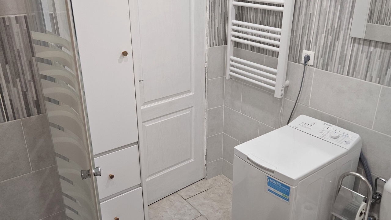Photo of Bathroom in Lezignan-Corbieres