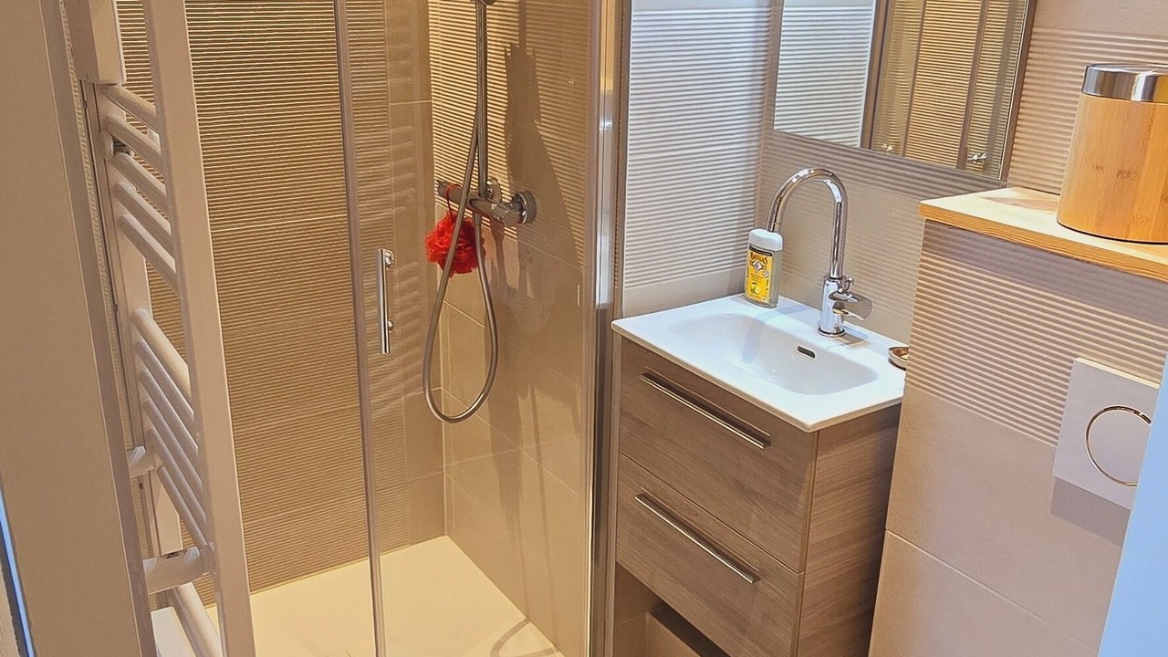 Photo of Bathroom in Matignon