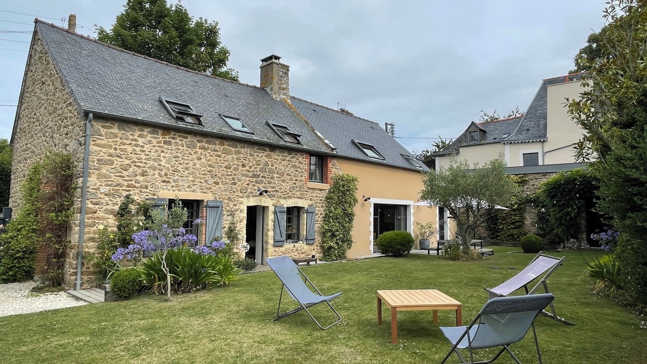 Photo of Outdoor in Parame