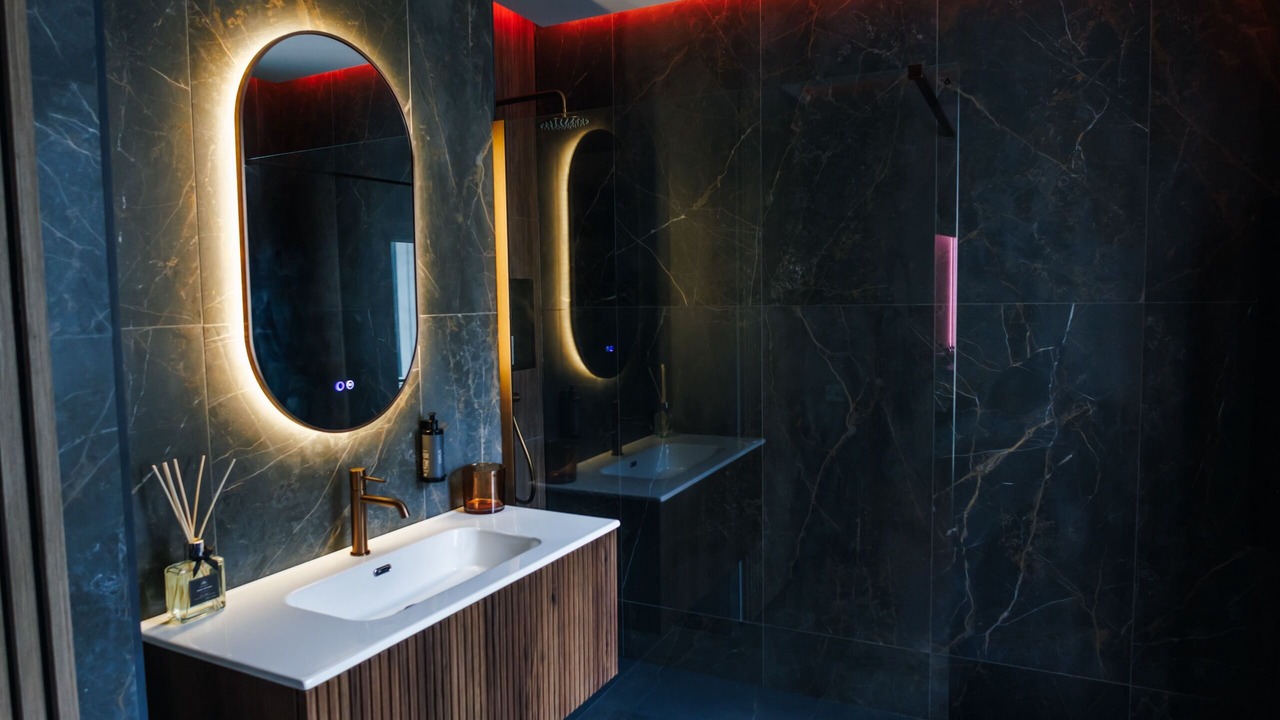 Photo of Bathroom in Downtown Angers