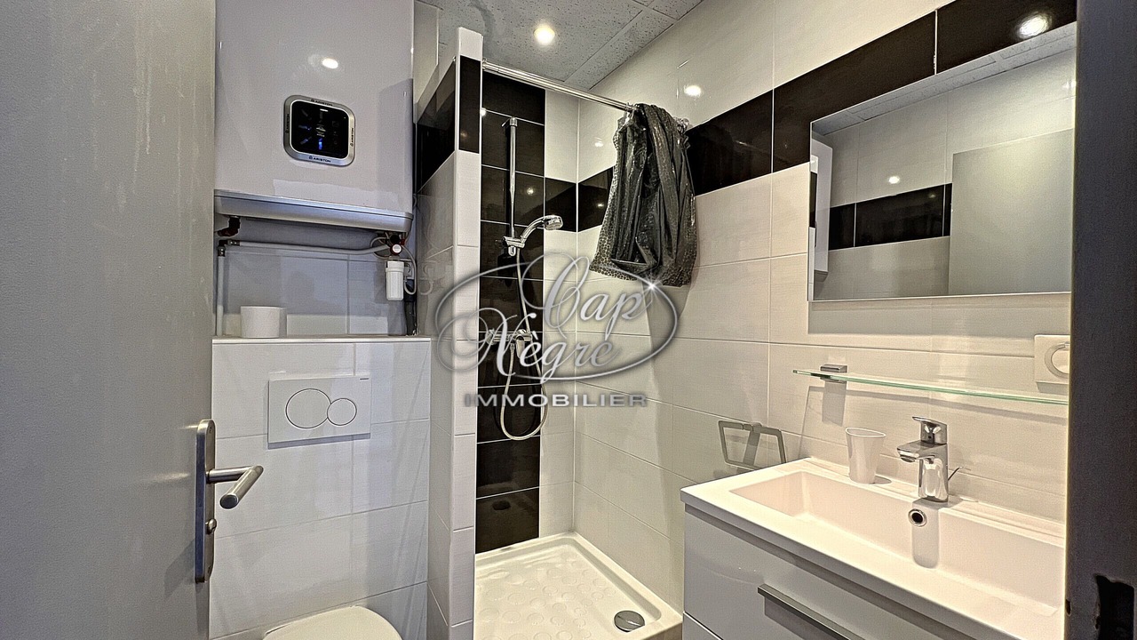 Photo of Bathroom in Cavaliere Beach