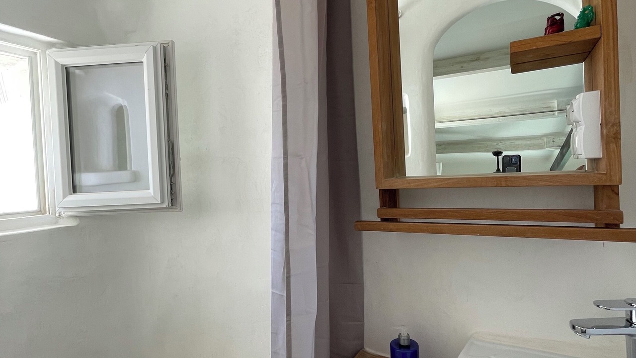 Photo of Bathroom in Roucas-Blanc