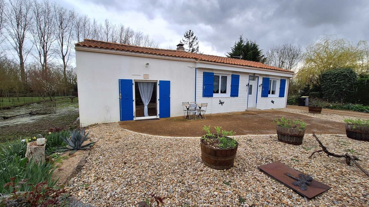 Photo of Outdoor in Maille