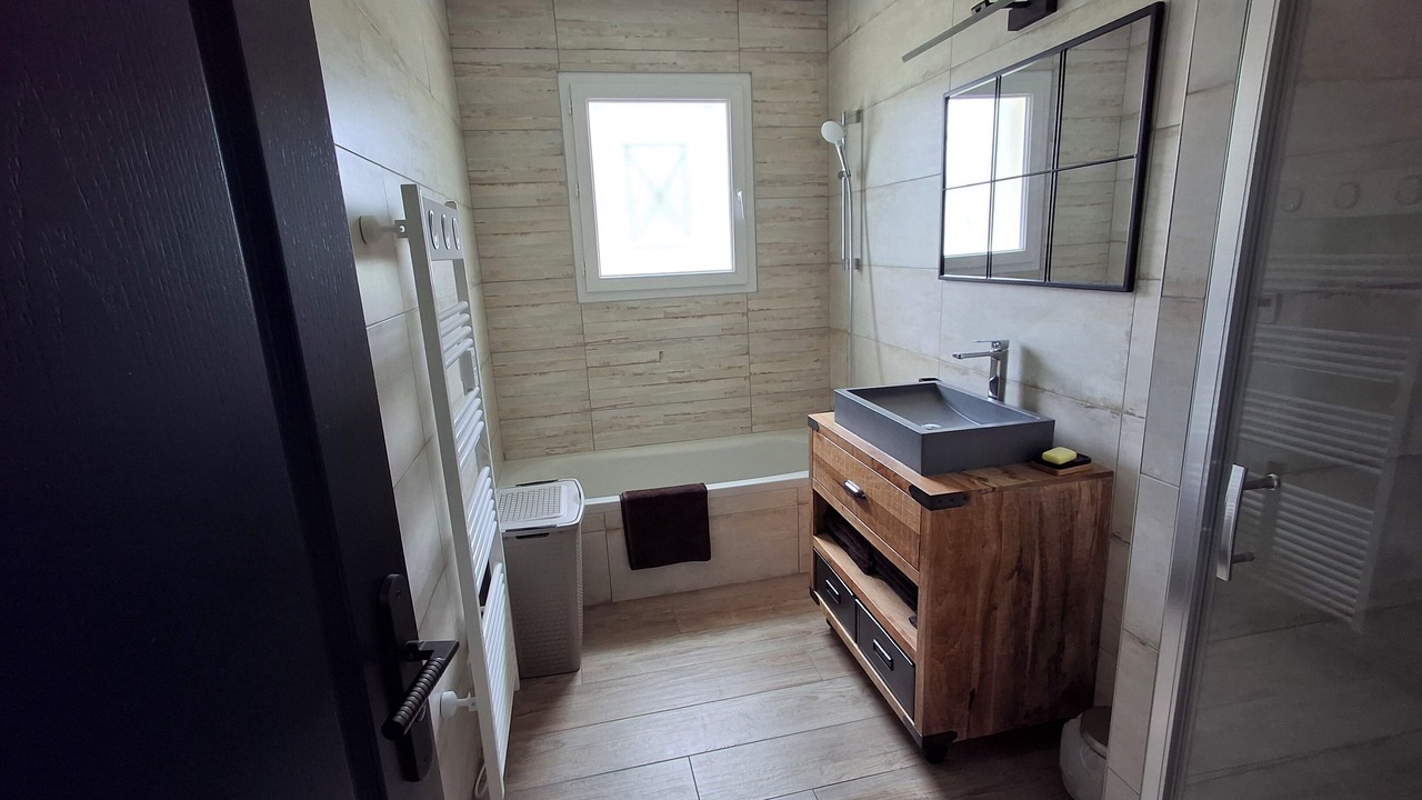 Photo of Bathroom in Eyrans