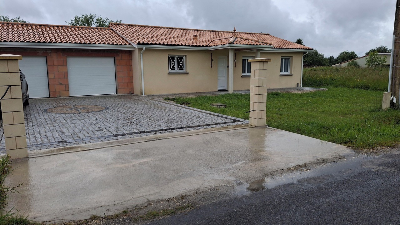 Photo of Outdoor in Eyrans