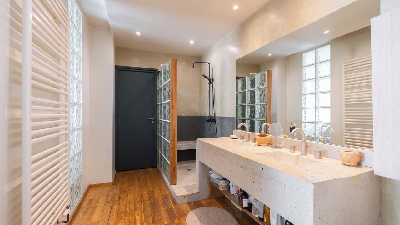 Photo of Bathroom in 7th Arrondissement