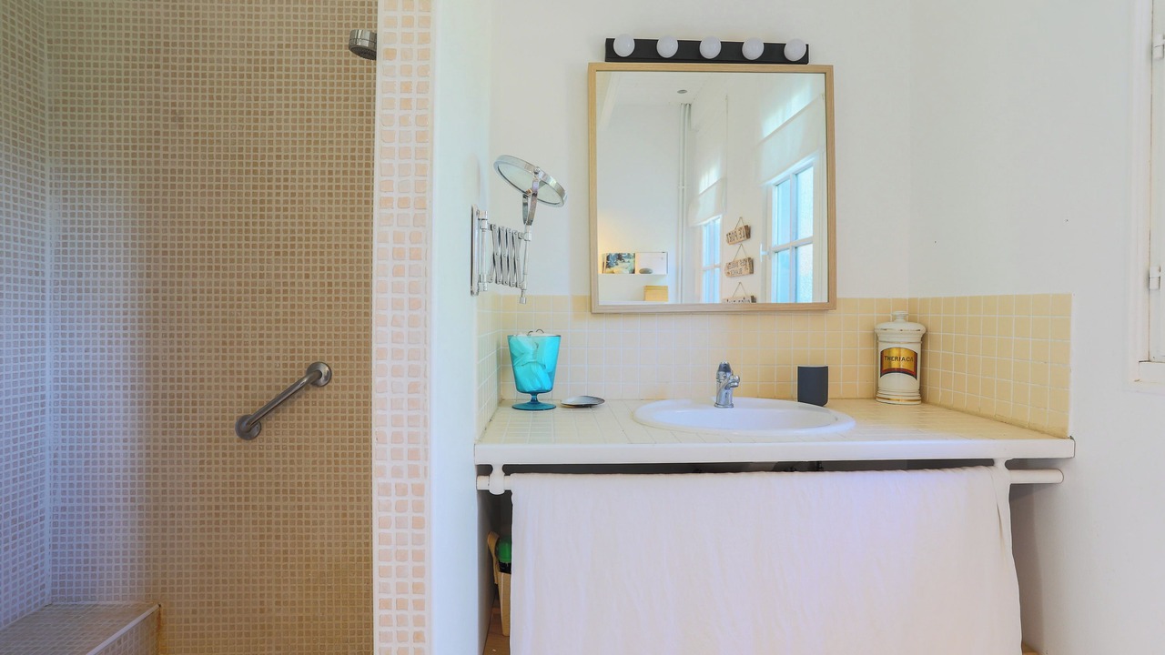 Photo of Bathroom in Locquirec