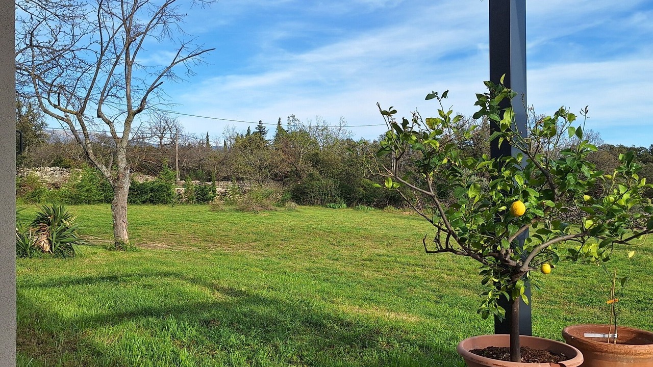 Photo of Outdoor in Taulignan