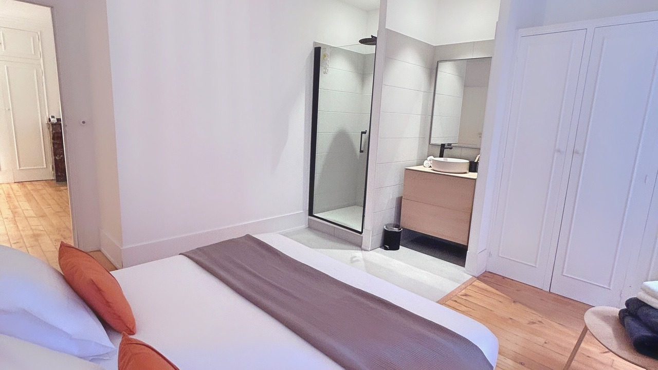 Photo of Bedroom in Carmes