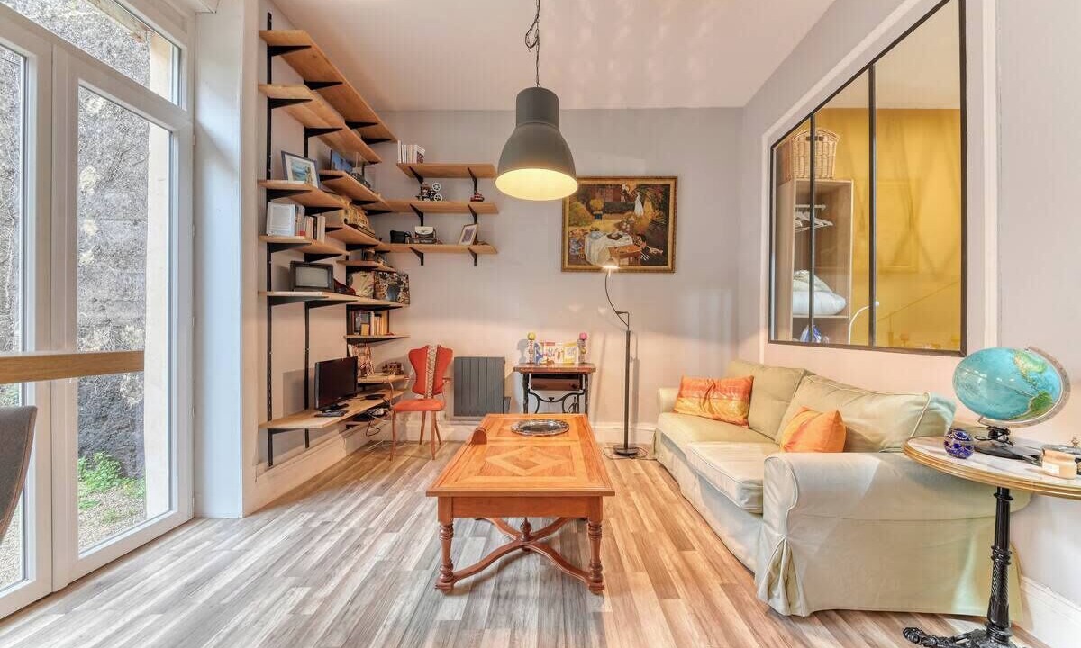 Photo of Livingroom in Charpennes - Charmettes
