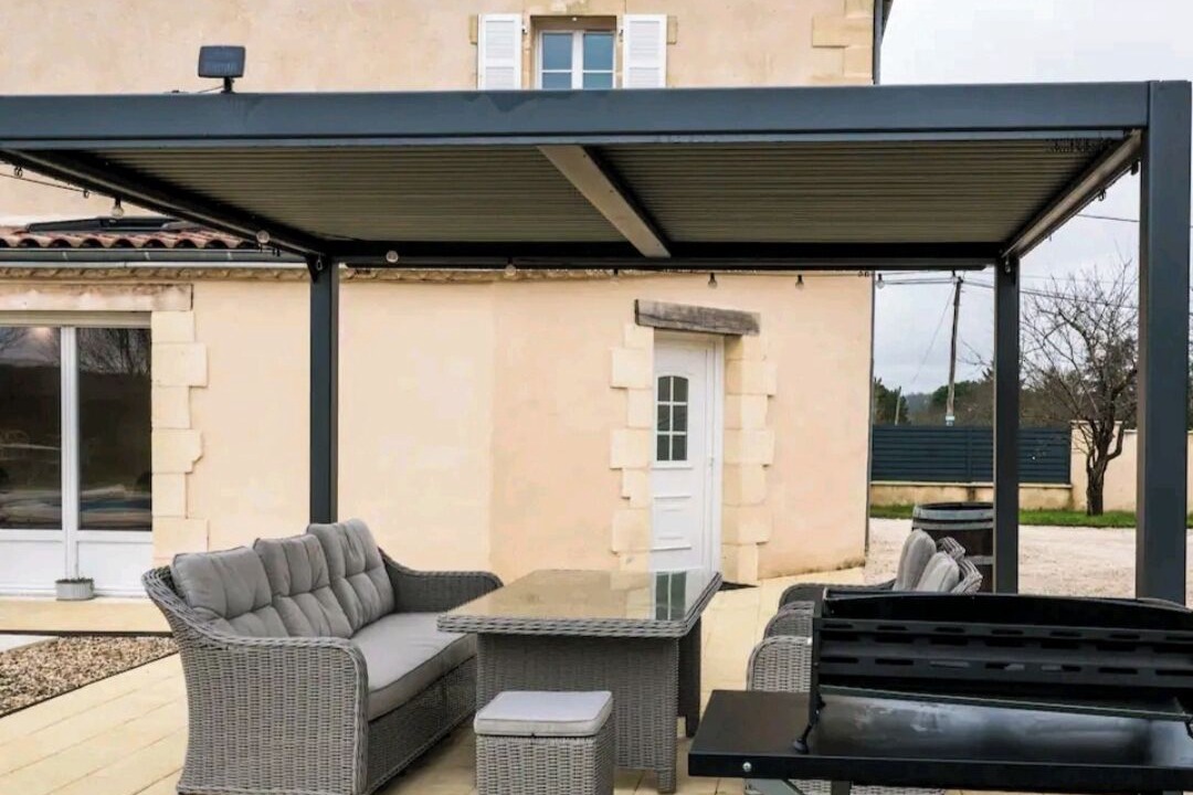Photo of Outdoor in Cours-de-Pile