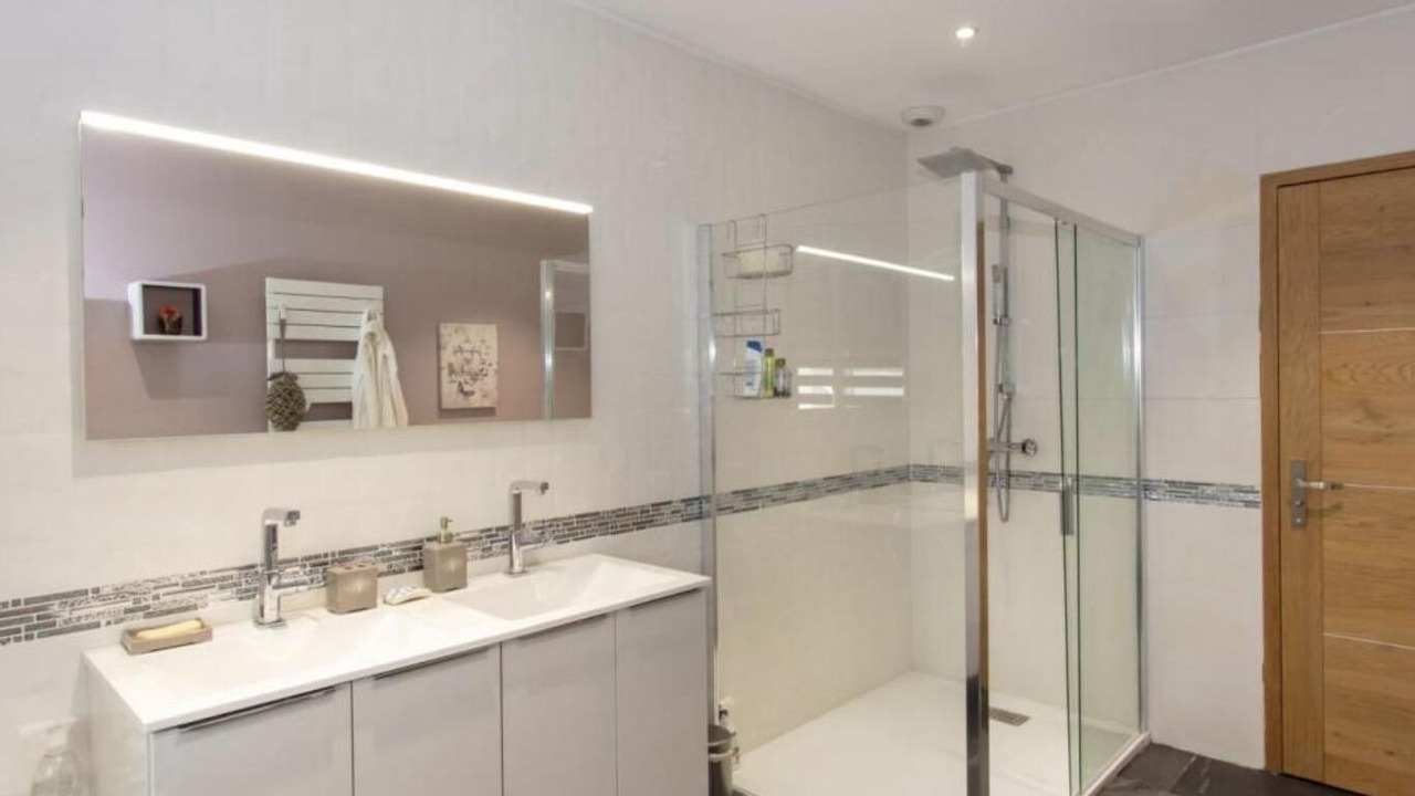 Photo of Bathroom in Courthiezy