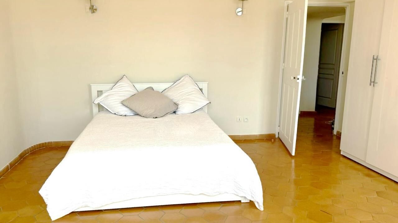 Photo of Bedroom in Mazarin Quarter