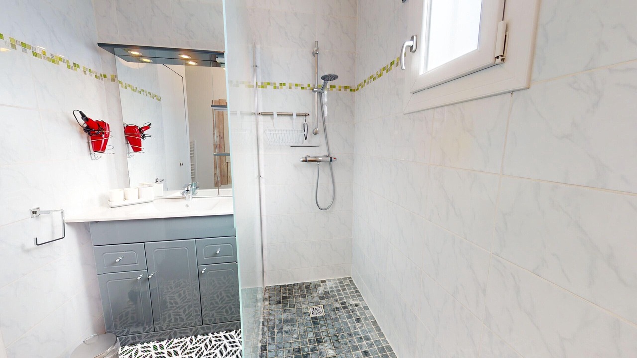 Photo of Bathroom in Givrand