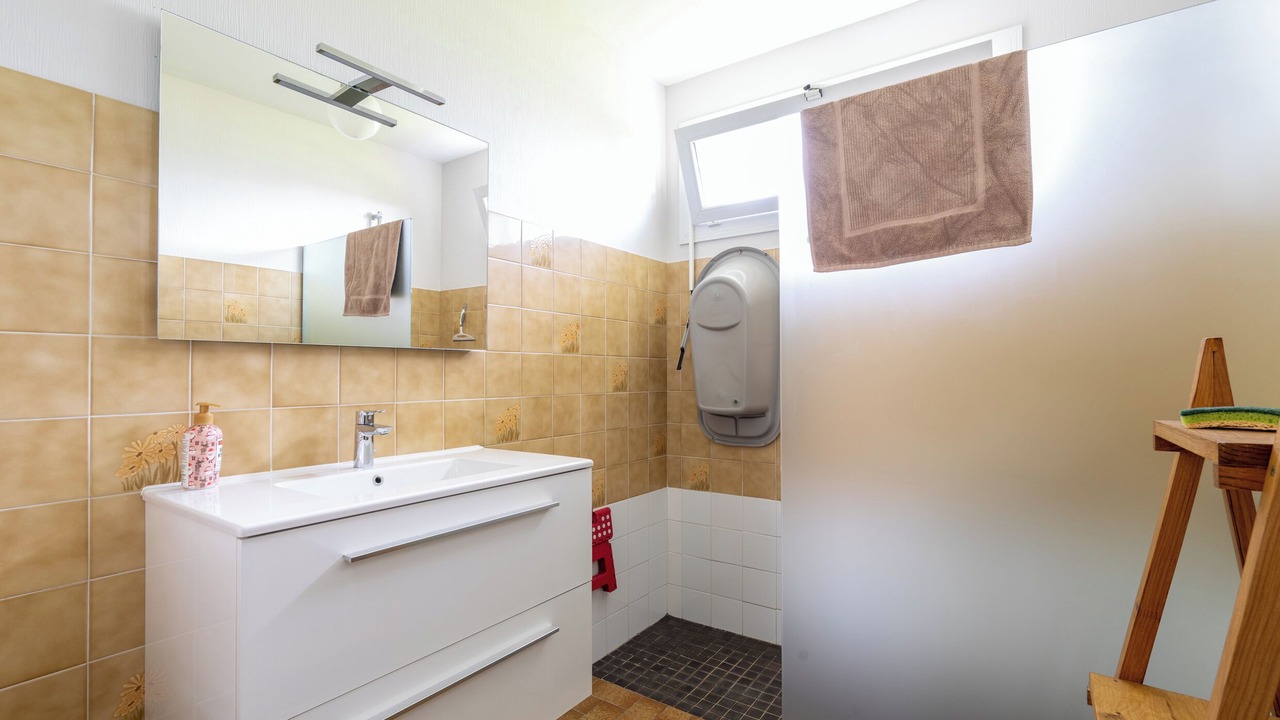 Photo of Bathroom in Saint-Etienne-du-Bois