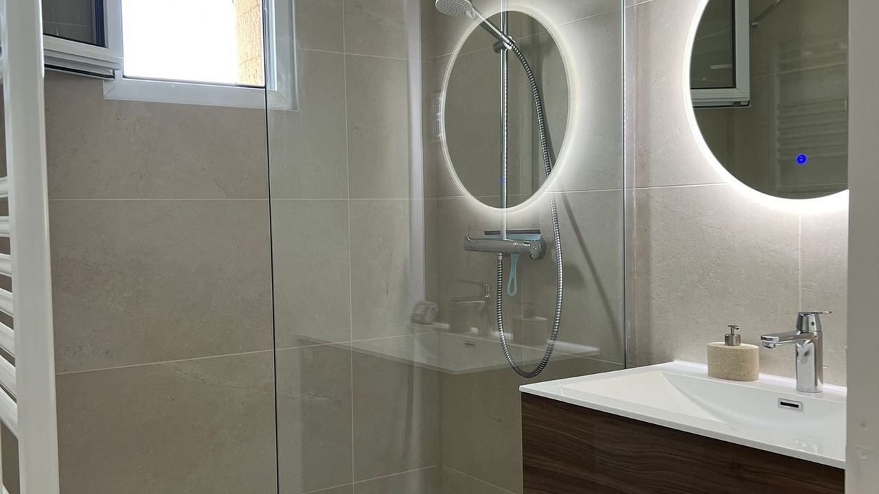 Photo of Bathroom in Combrit