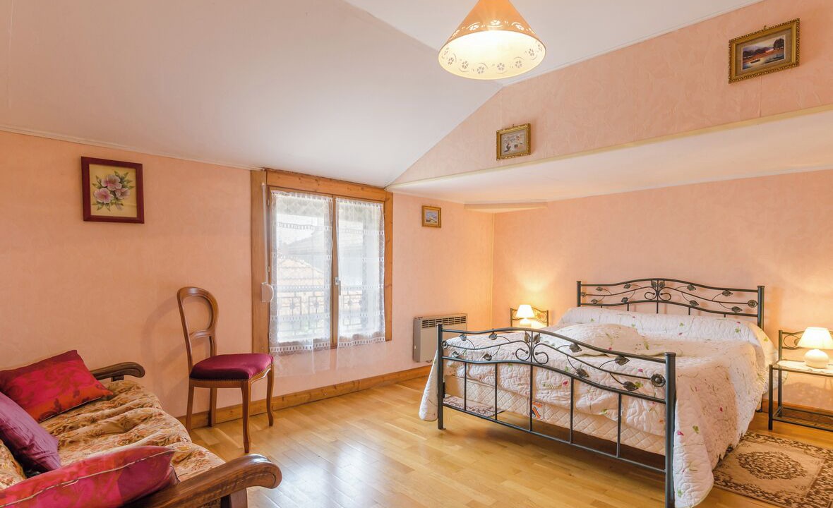 Photo of Bedroom in Arrembecourt
