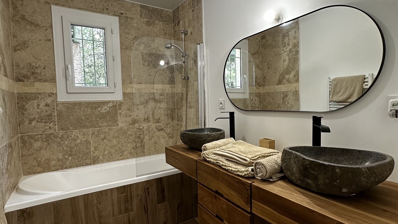 Photo of Bathroom in Sainte-Anastasie-sur-Issole