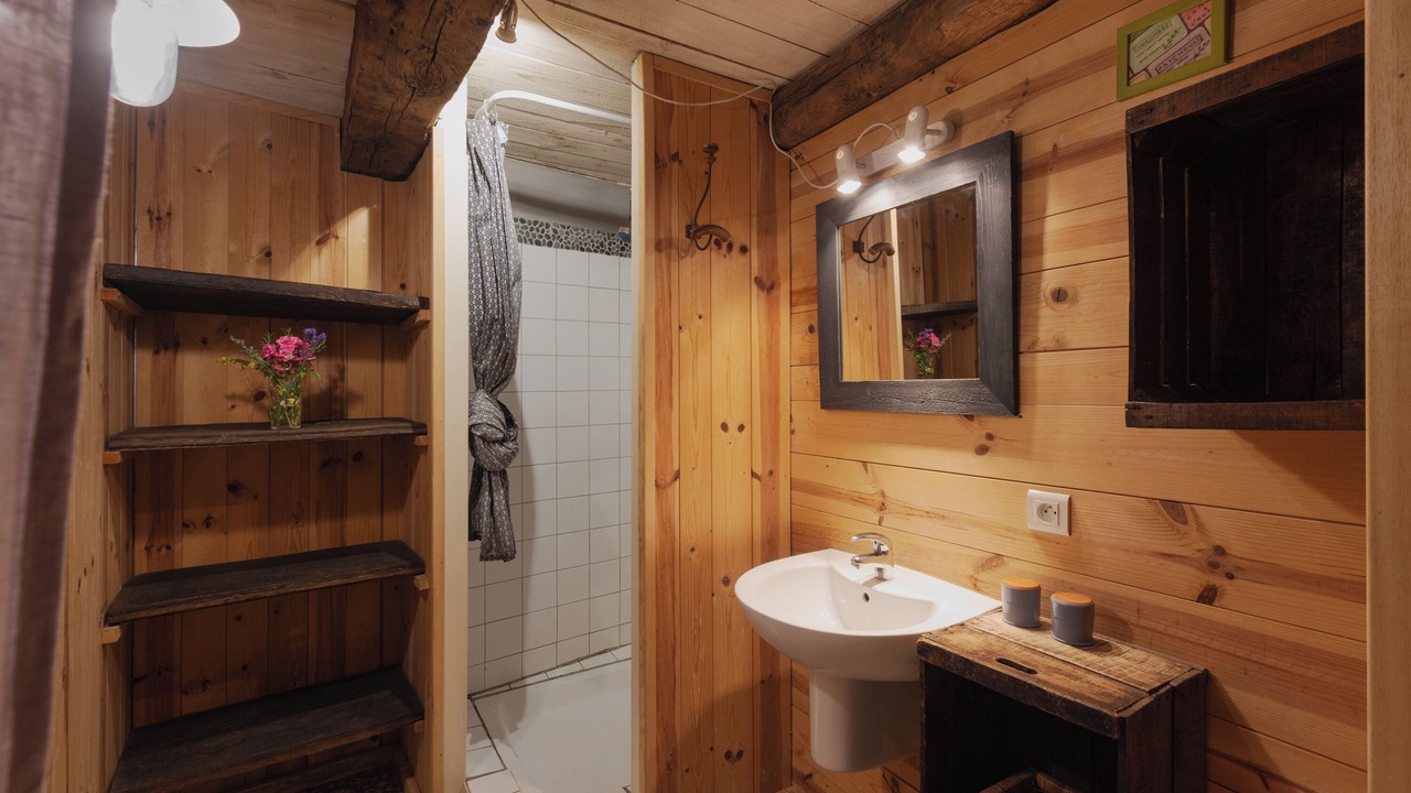 Photo of Bathroom in Valgorge