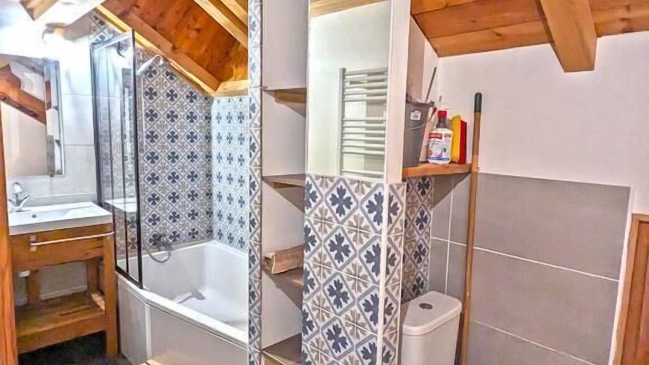 Photo of Bathroom in Guillestre