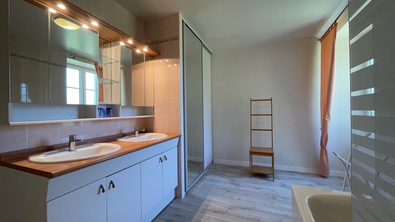 Photo of Bathroom in Poey-d'Oloron