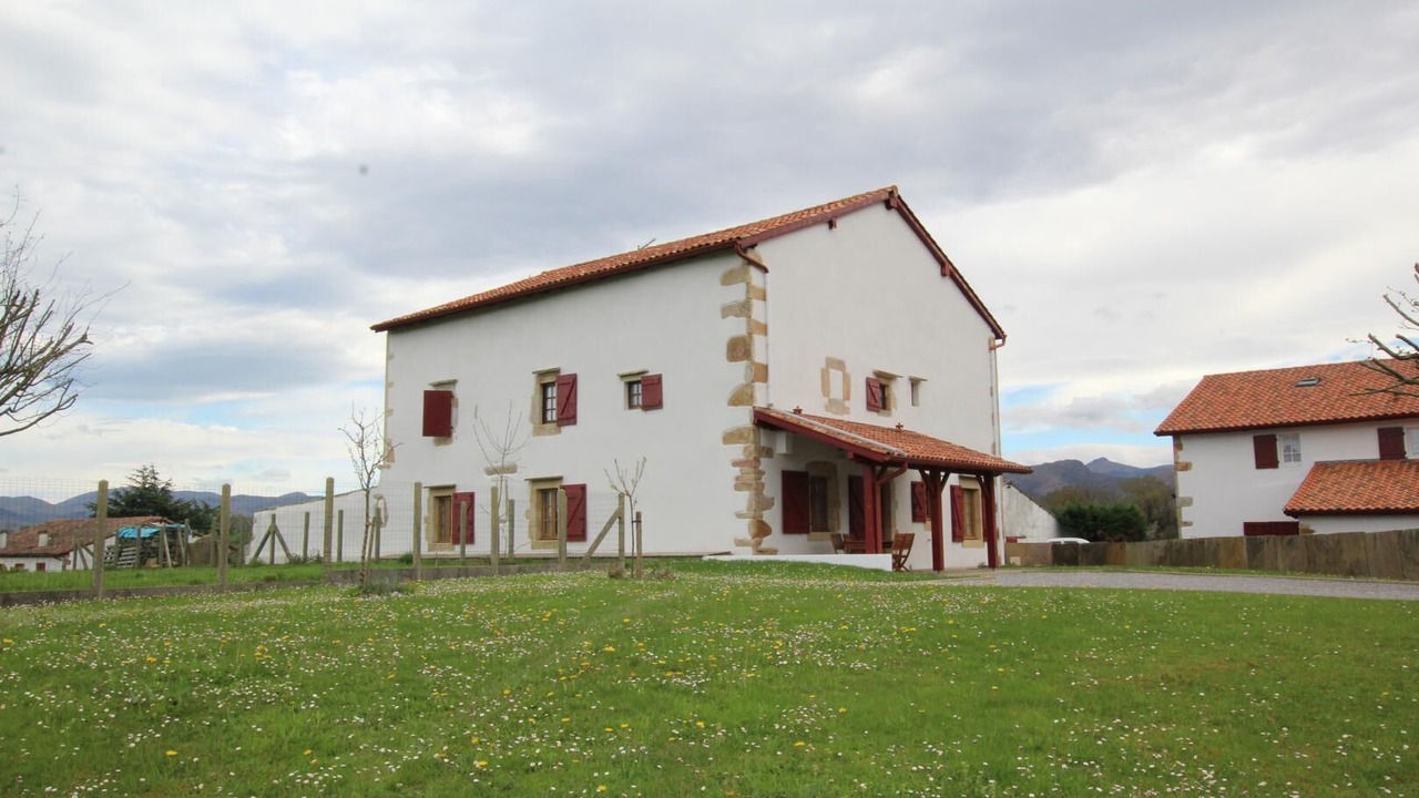 Photo of Outdoor in Sare