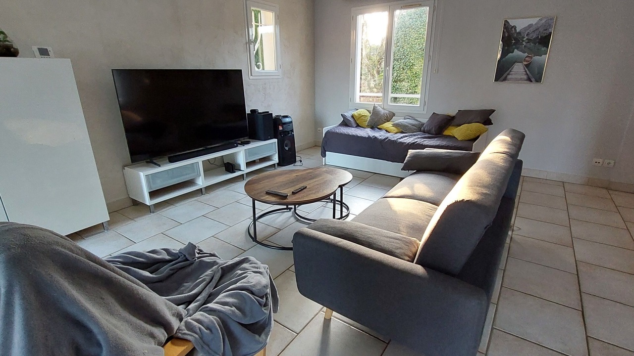 Photo of Livingroom in Lucenay