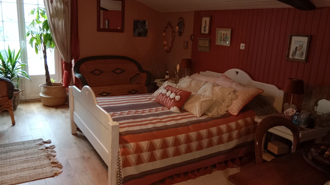 Photo of Bedroom in Cours
