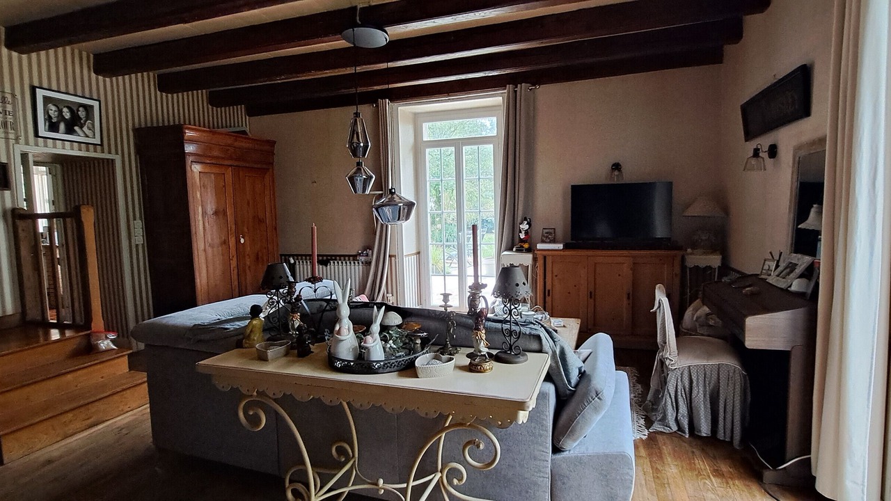 Photo of Livingroom in Cours