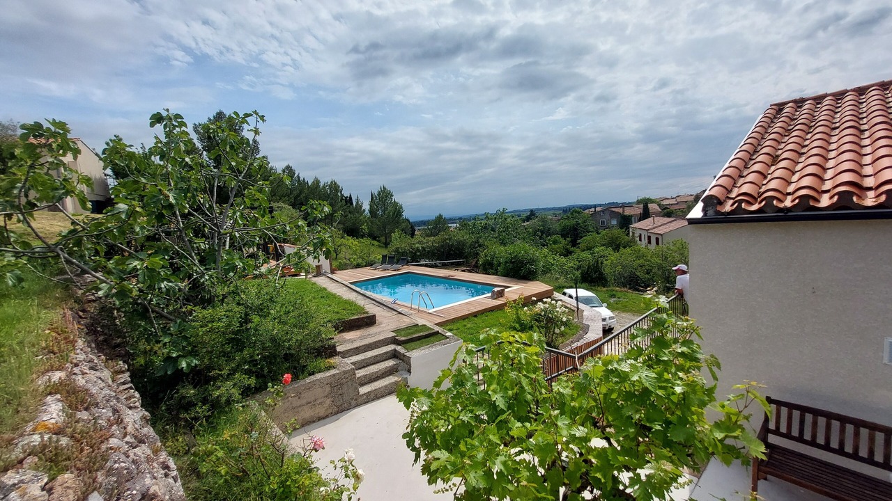 Photo of Patio Balcony in Caunes-Minervois