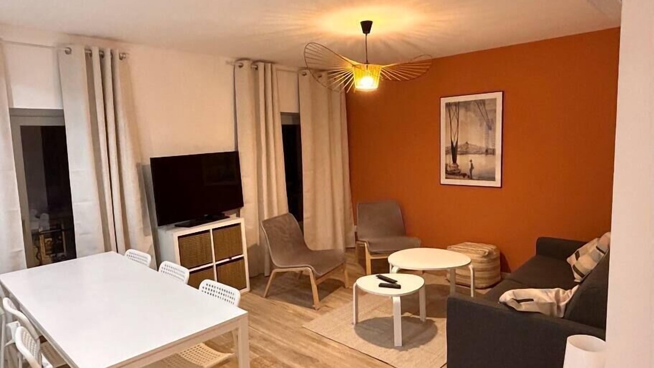 Photo of Livingroom in Opera