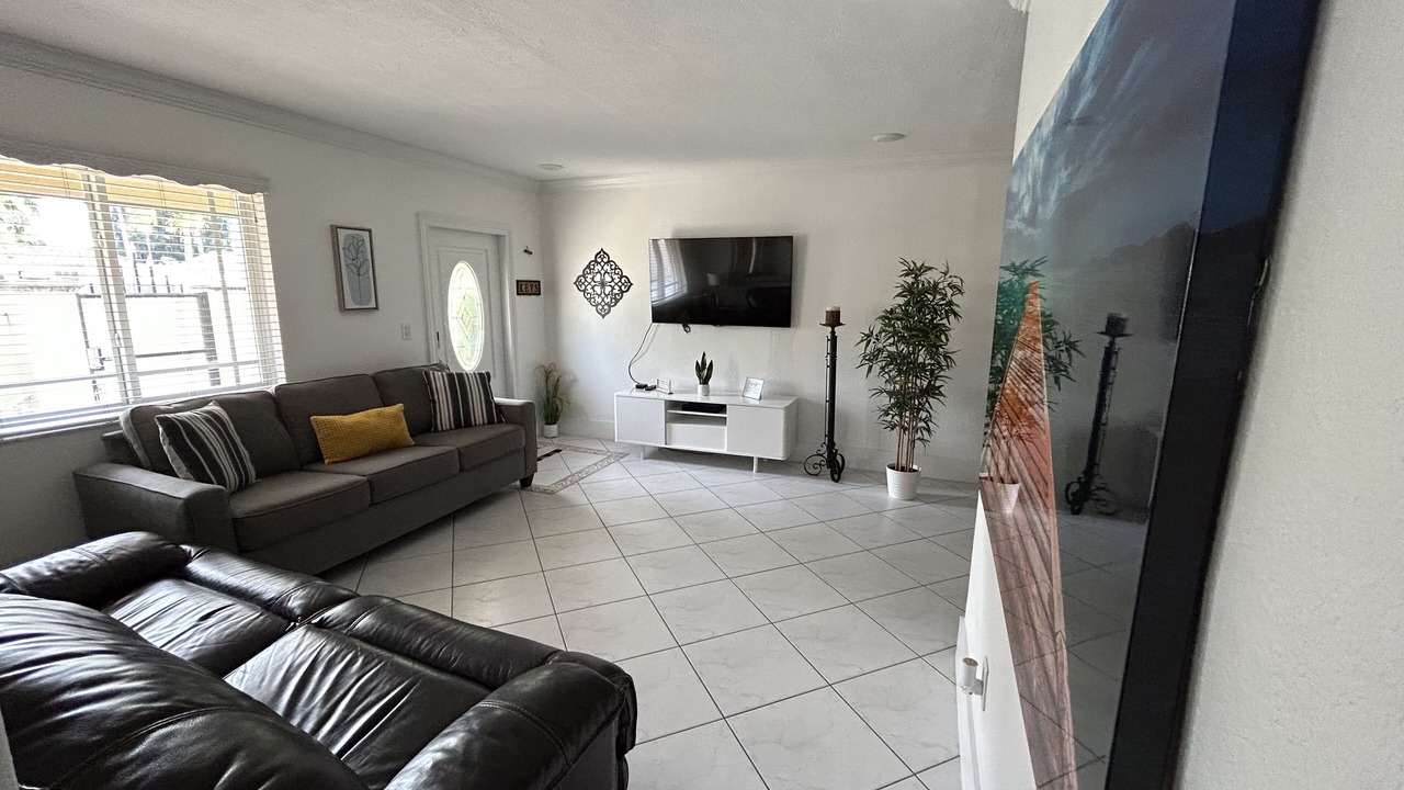 Photo of Livingroom in West Little Havana