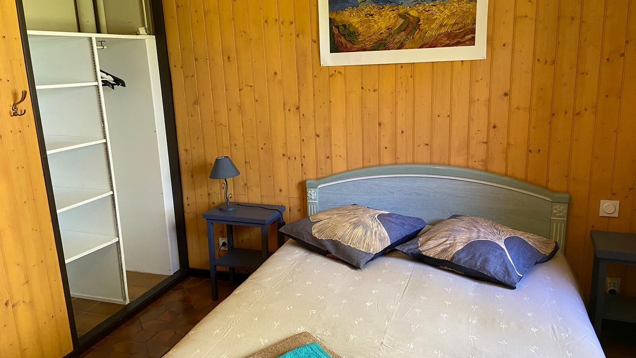 Photo of Bedroom in Langoiran