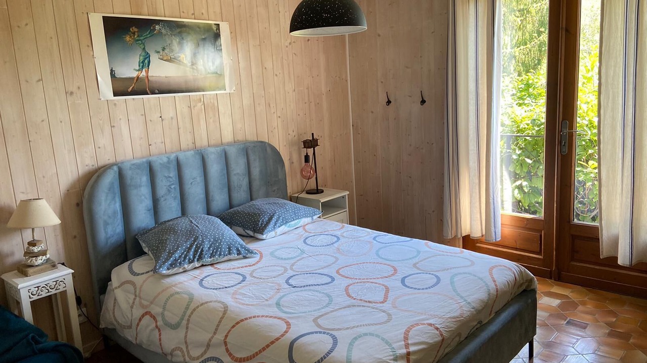 Photo of Bedroom in Langoiran