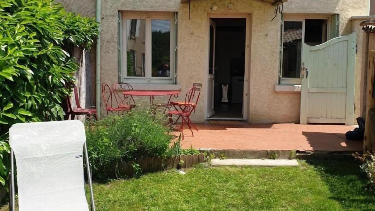 Photo of Patio Balcony in Montmerle-sur-Saone